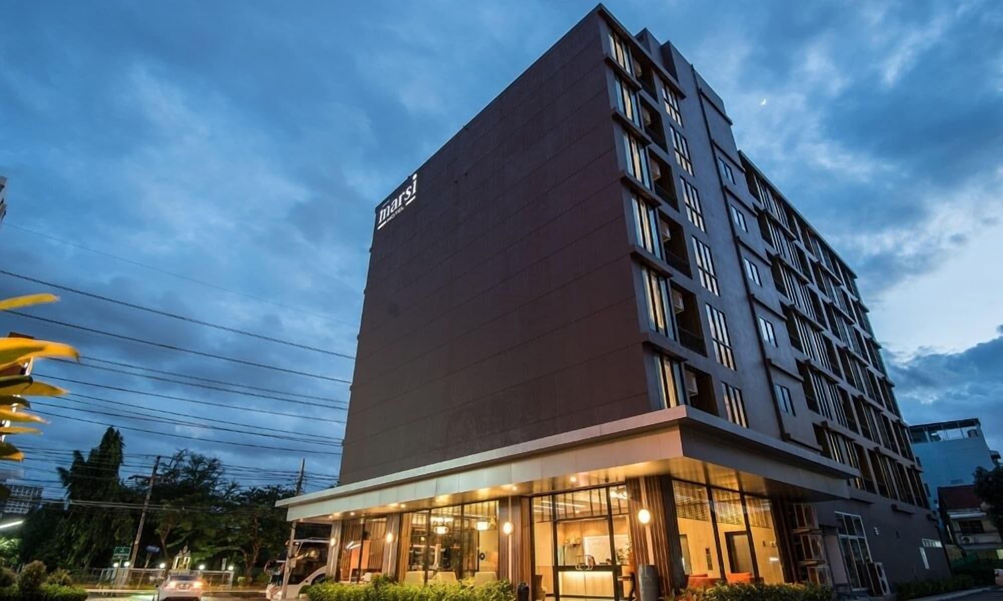 Varios Marsi Hotel