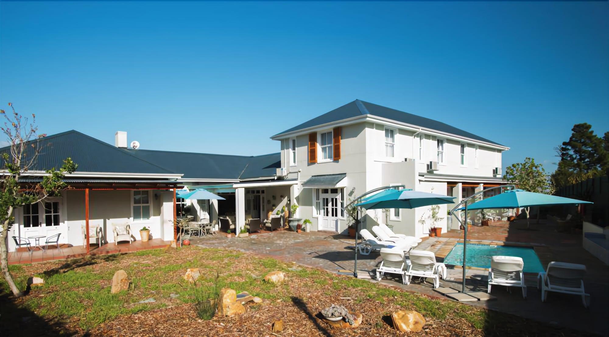 Vista Exterior Waterstone Lodge