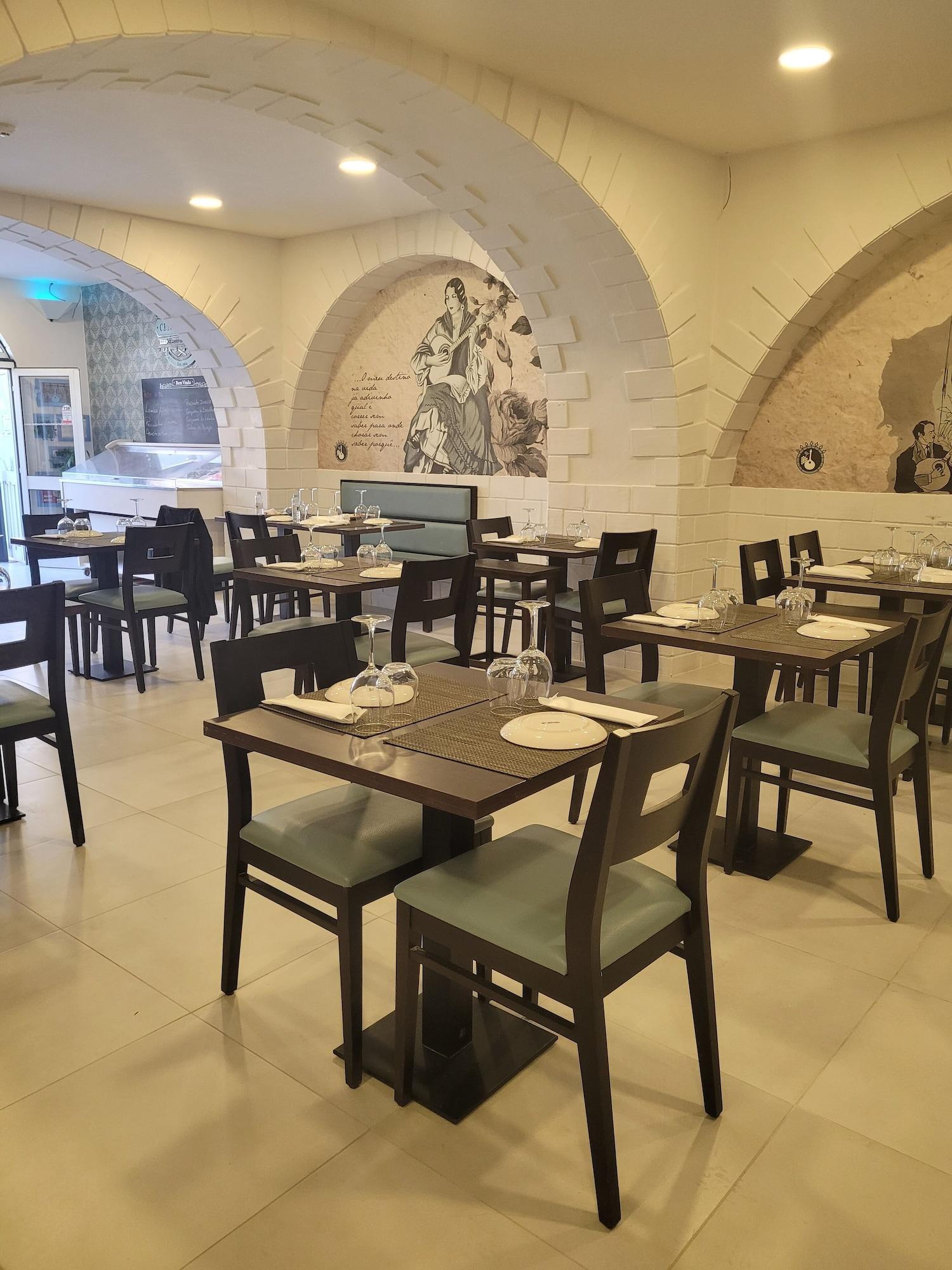 Restaurant Guest House Jacarandá Faro