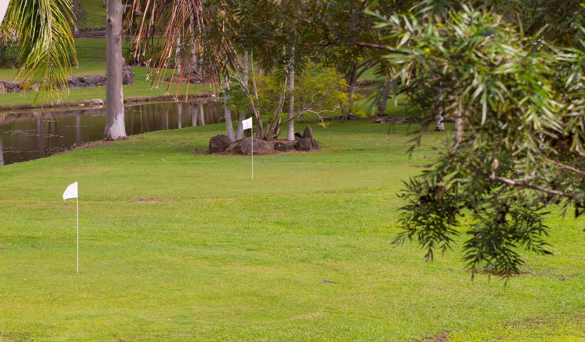 Campo de Golf Cedar Lake Country Resort