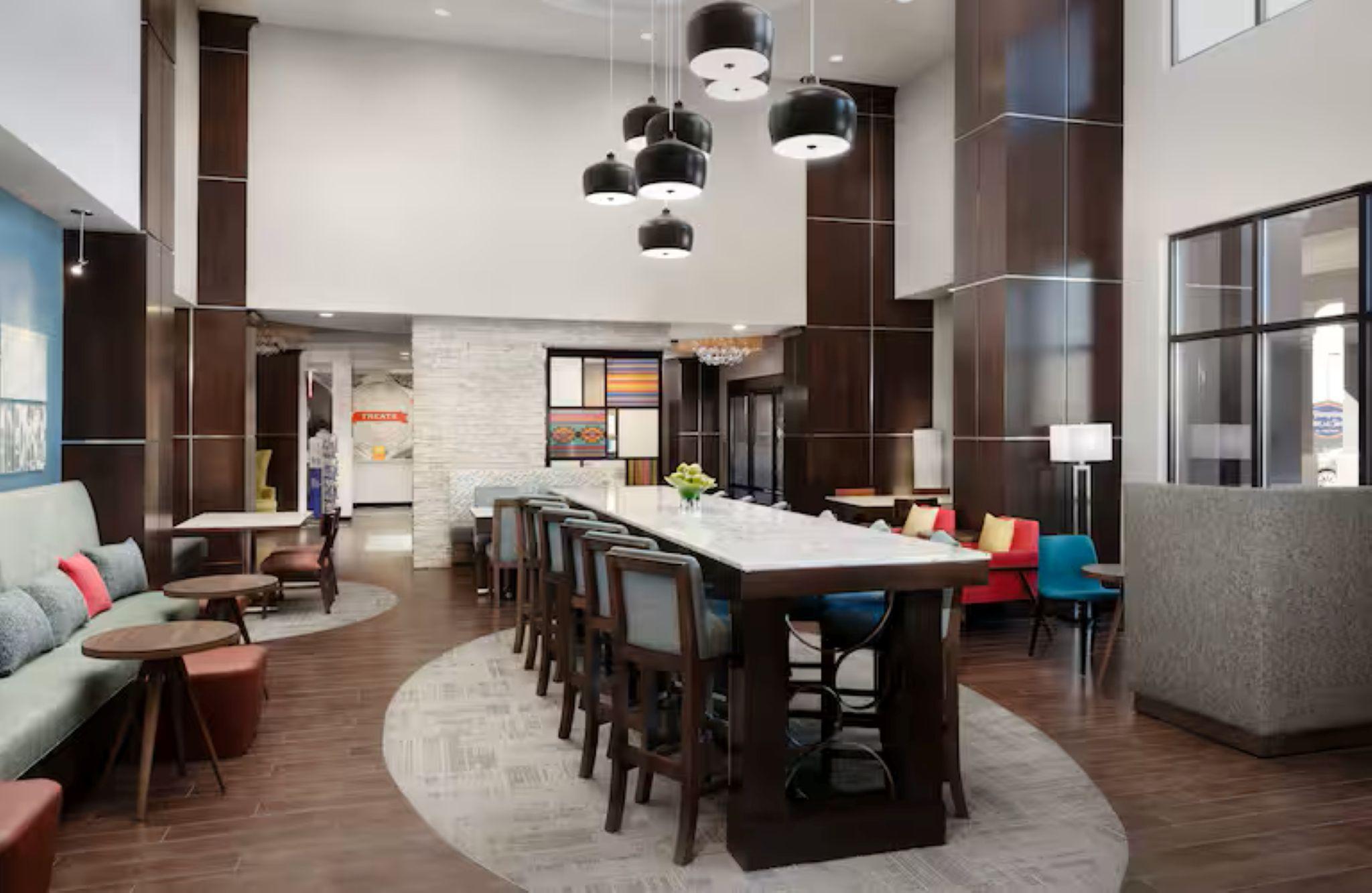 Vista Lobby Hampton Inn & Suites El Paso/East