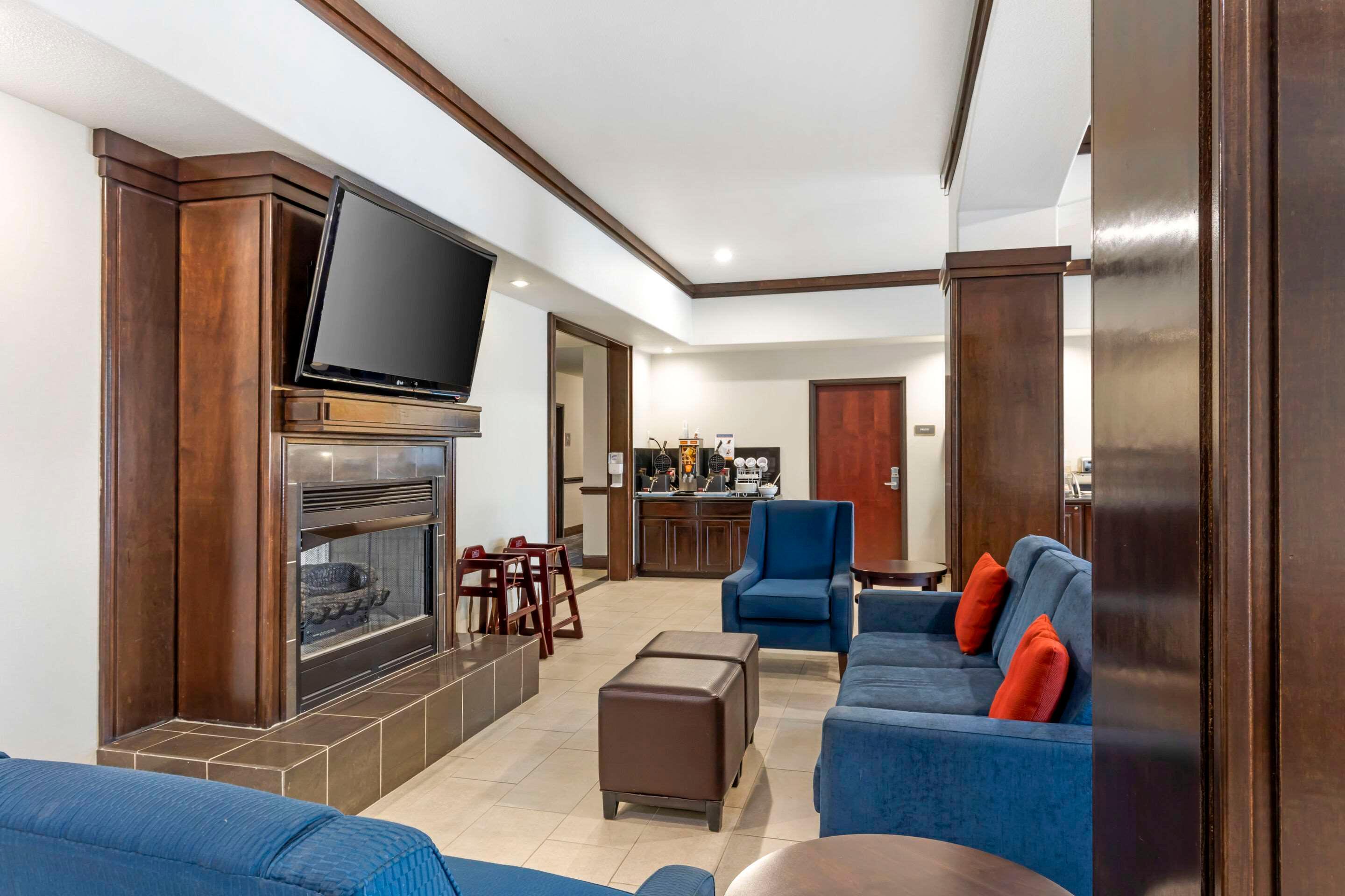 Vista Lobby Comfort Inn & Suites