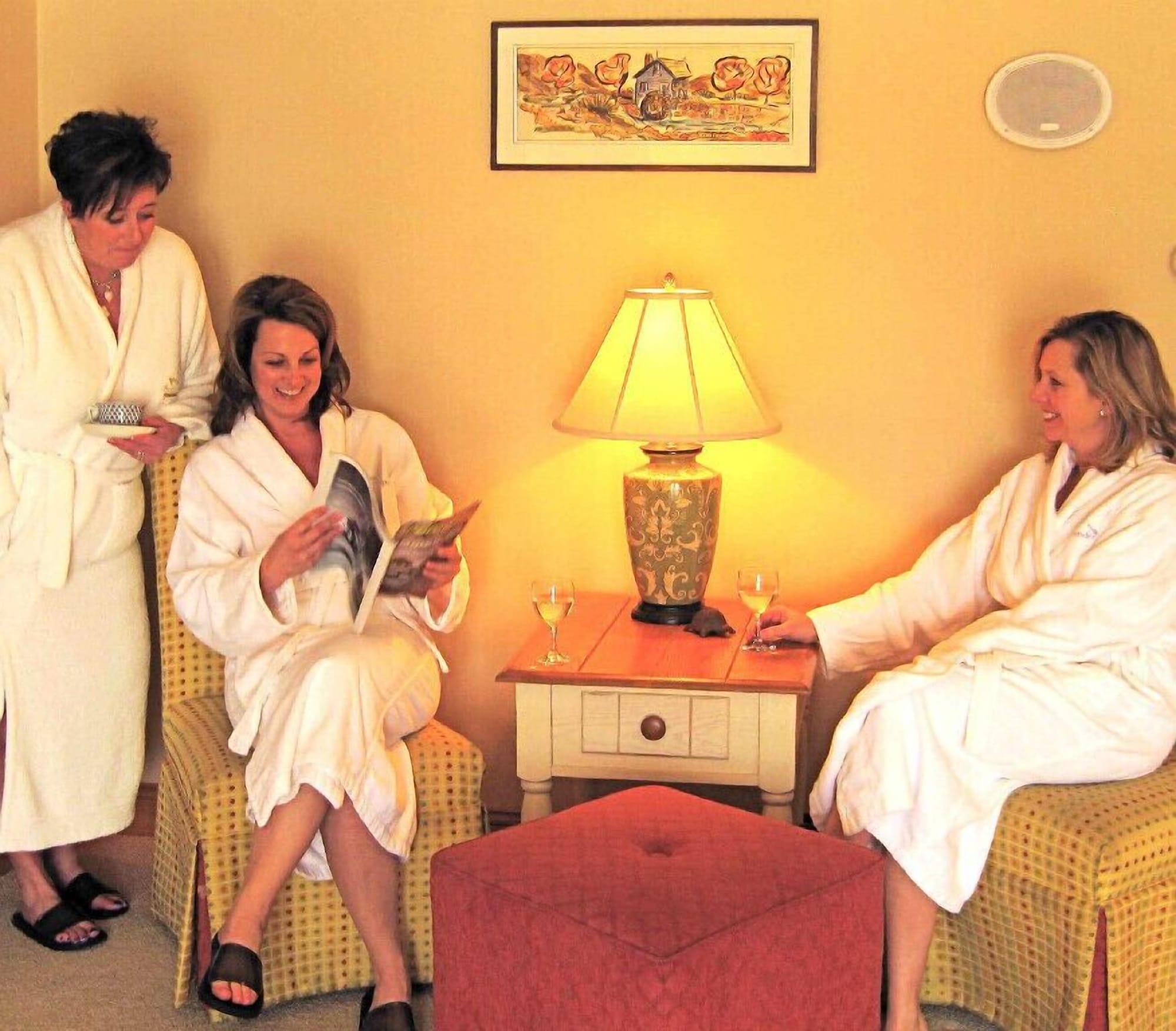 Spa Settlement Courtyard Inn & Lavender Spa