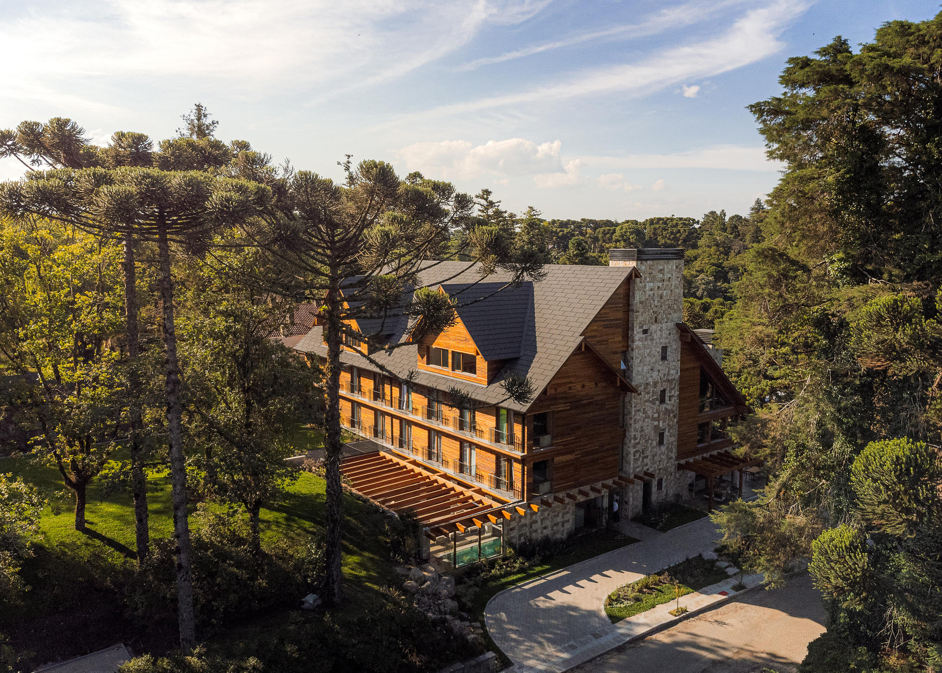 Vista Exterior Poehma Lago Negro by Livá OFICIAL