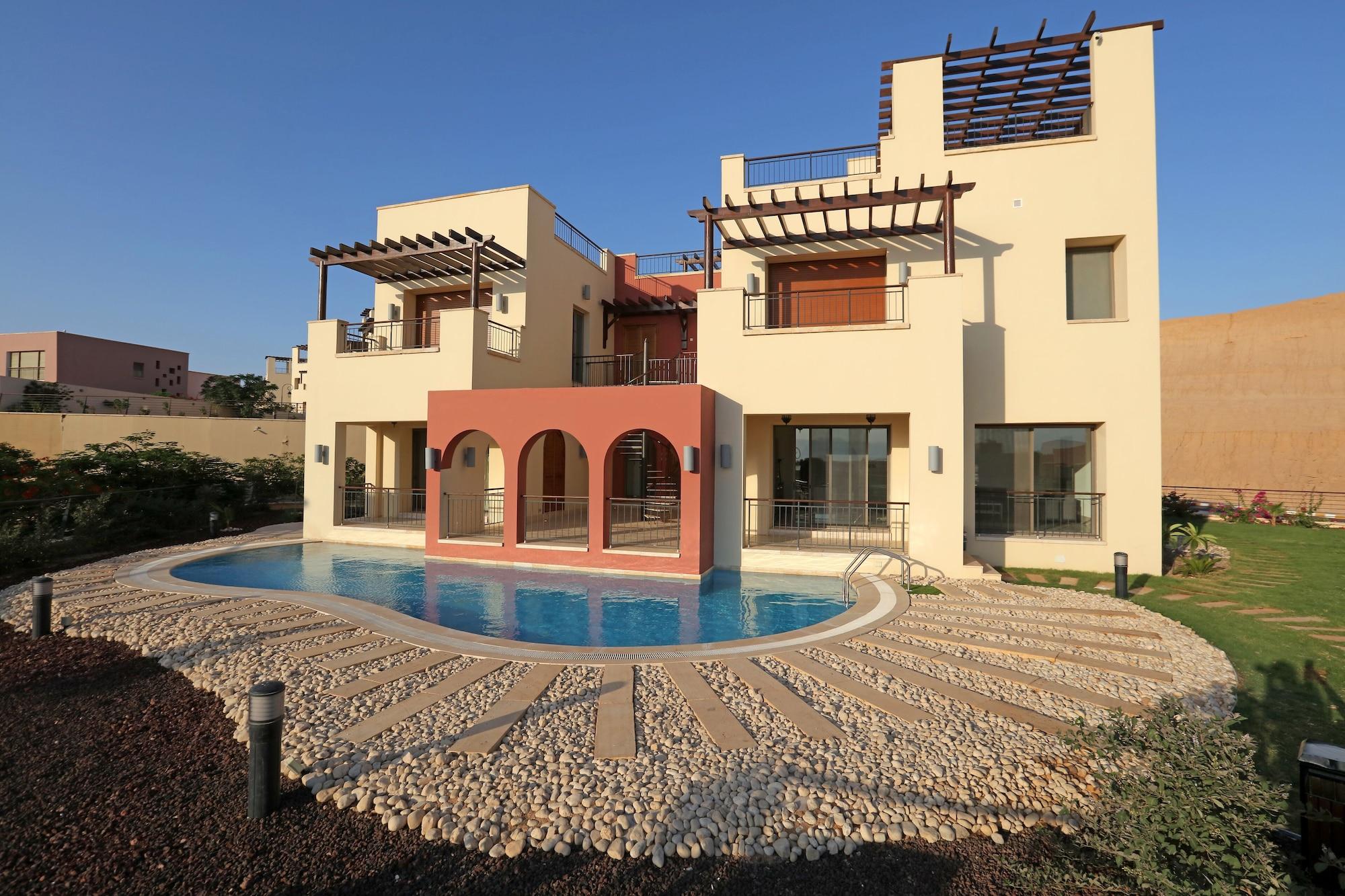 Vista Exterior Tala Bay Residence - Families Only