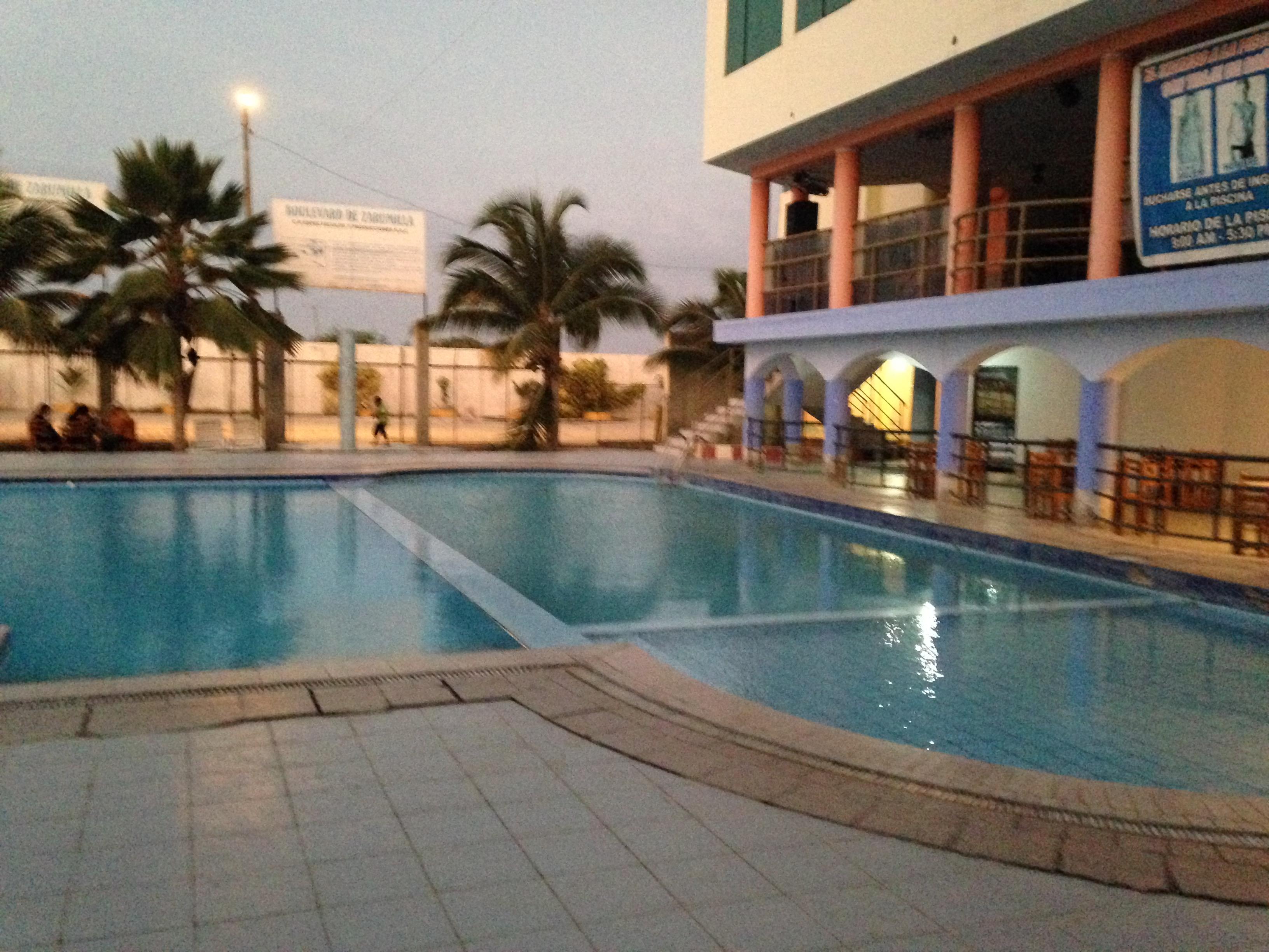 Vista Piscina Hotel Boulevard de Zarumilla