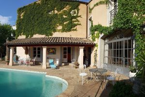Alquiler Vacacional - Joli Appartement en Bord de Piscine, Dans un Domaine Clos et Paisible