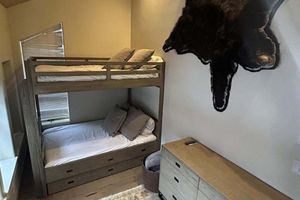 Alquiler Vacacional - Northwoods Private Penthouse with Effortless Ski-In Ski-Out Access by RedAwning