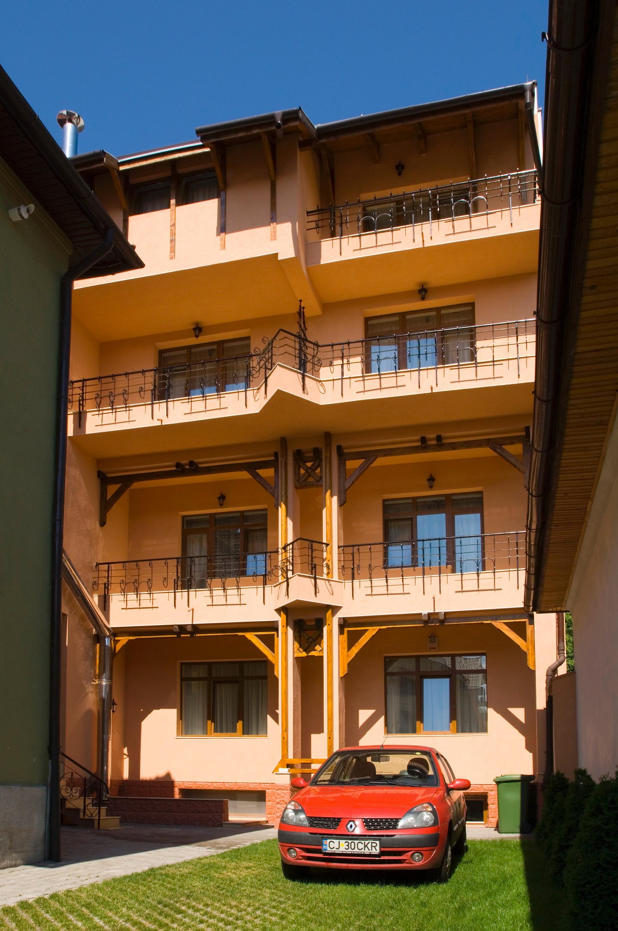 Vista Exterior Ambient Pension