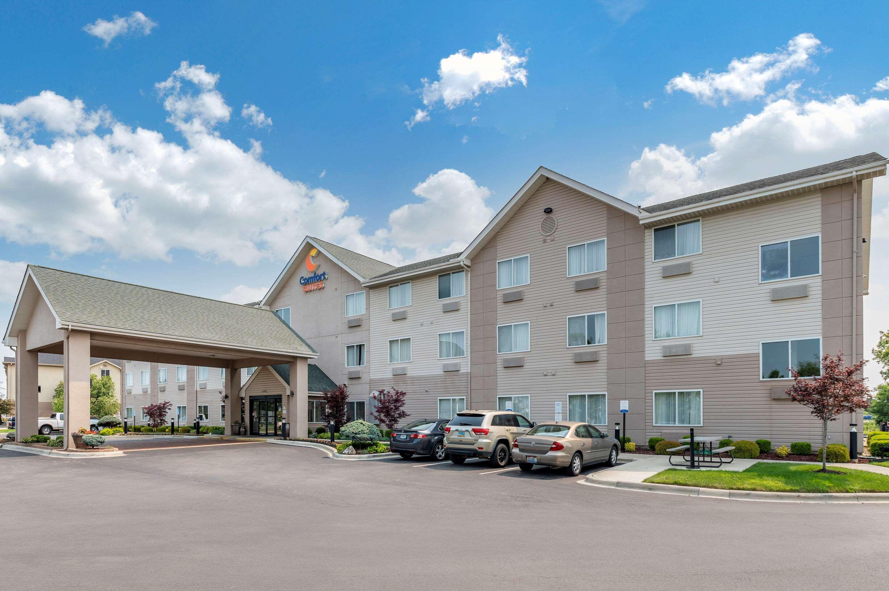 Vista Exterior Comfort Suites Columbus West - Hilliard