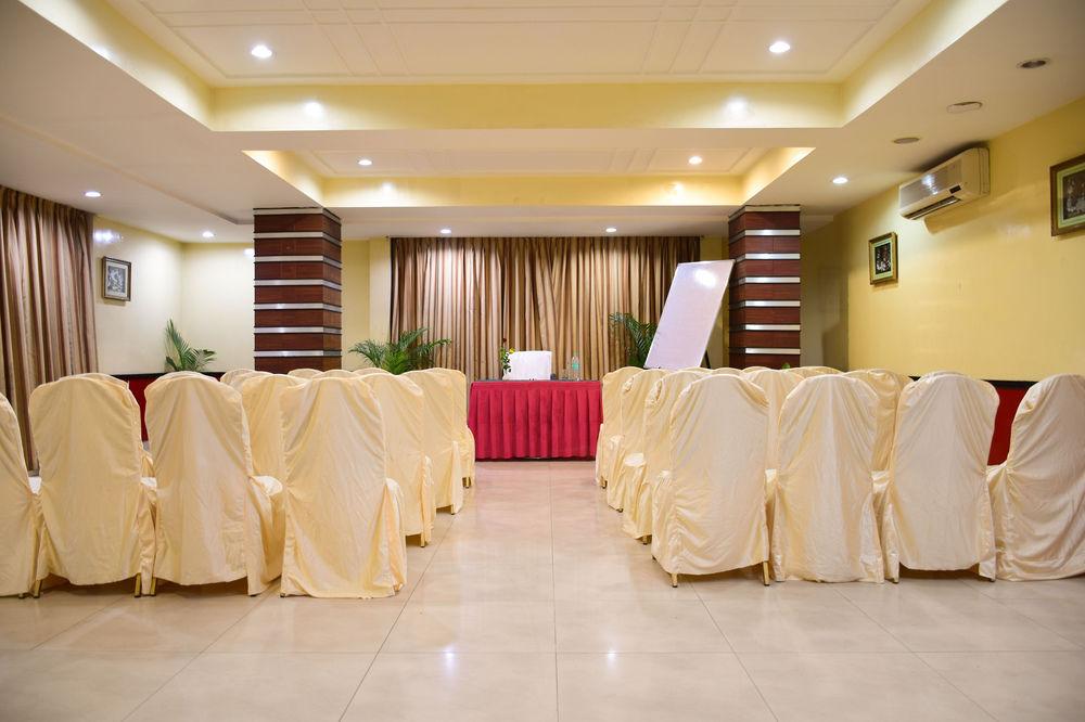 Salón de Baile ZO Rooms Ameerpet Satyam