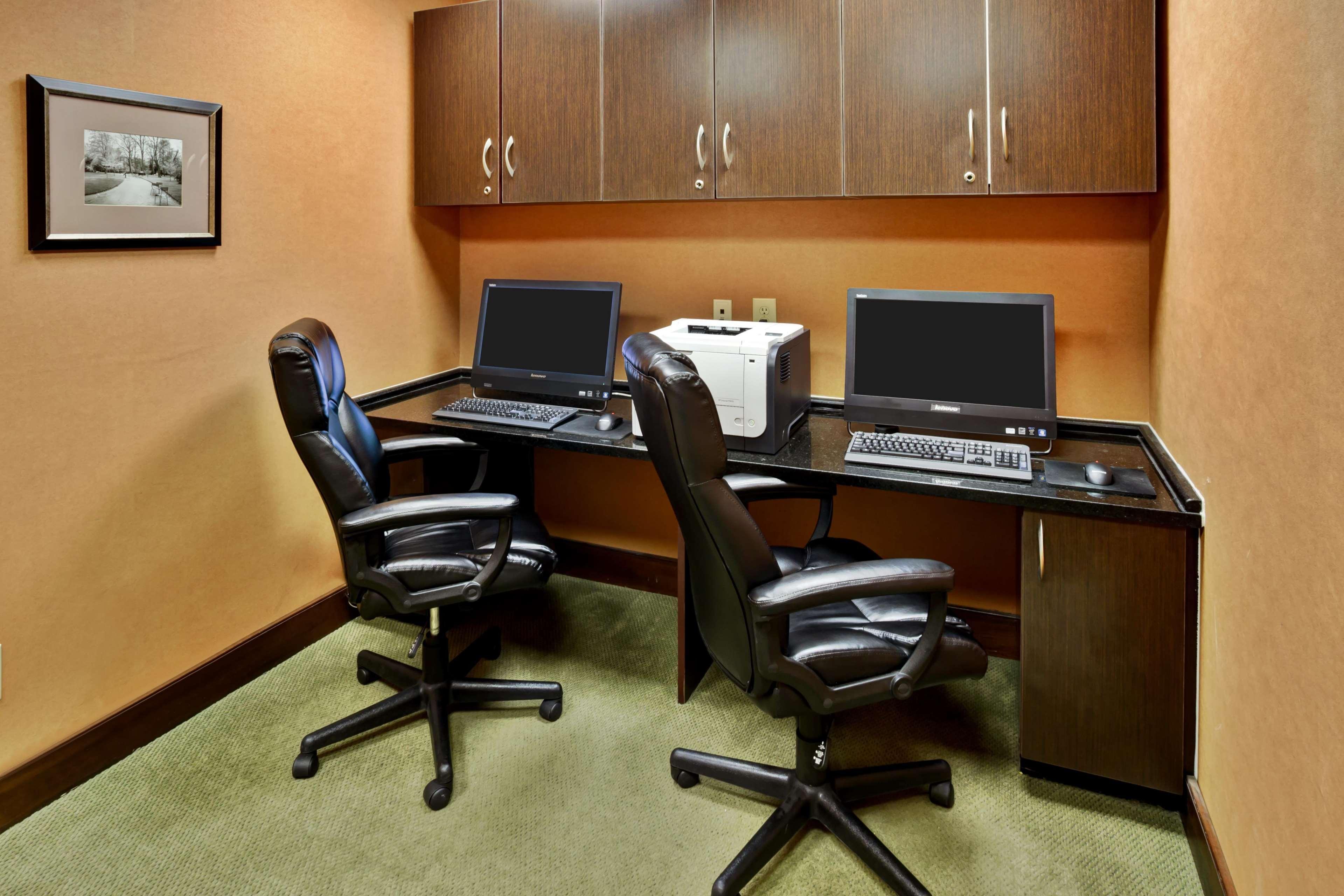 Centro de Negocios Hampton Inn & Suites Richmond Virginia Center