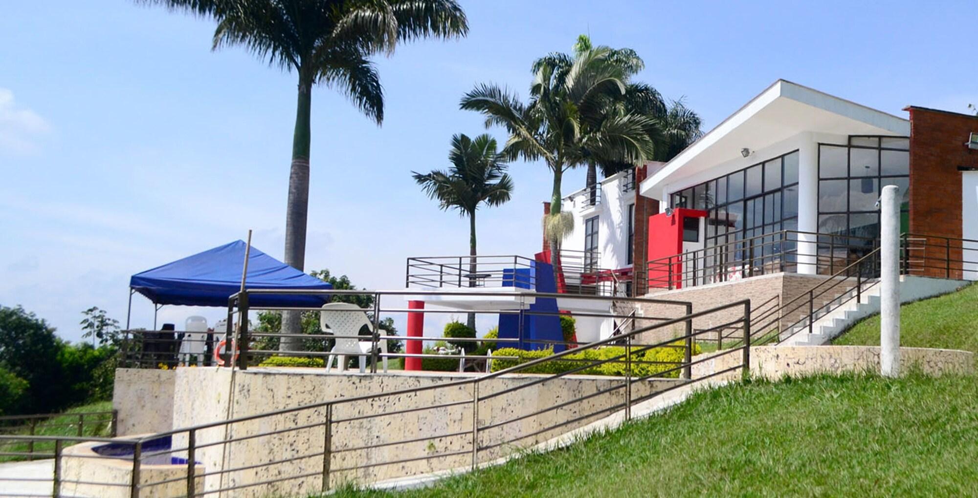 Vista Exterior Raices del Guadual