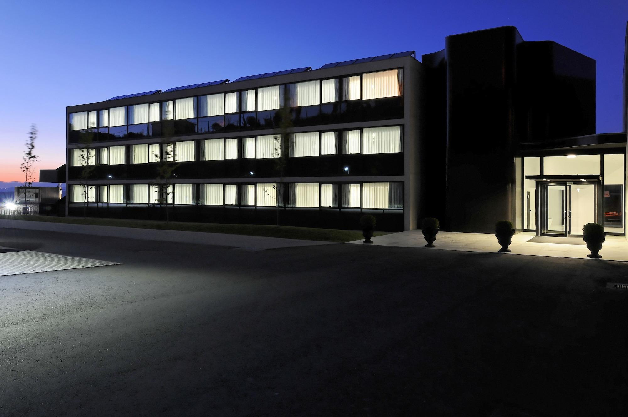 Vista Exterior Open Village Sports Hotel & SPA Club