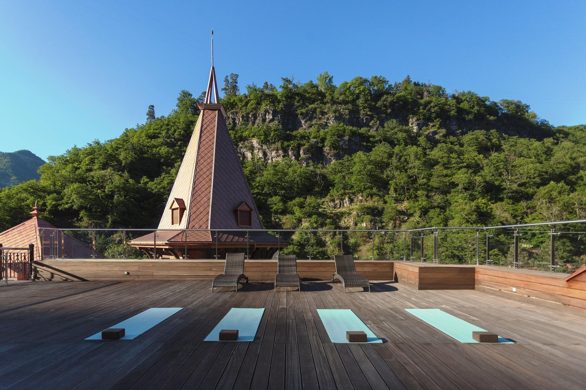 Gimnasio Crowne Plaza Borjomi by IHG