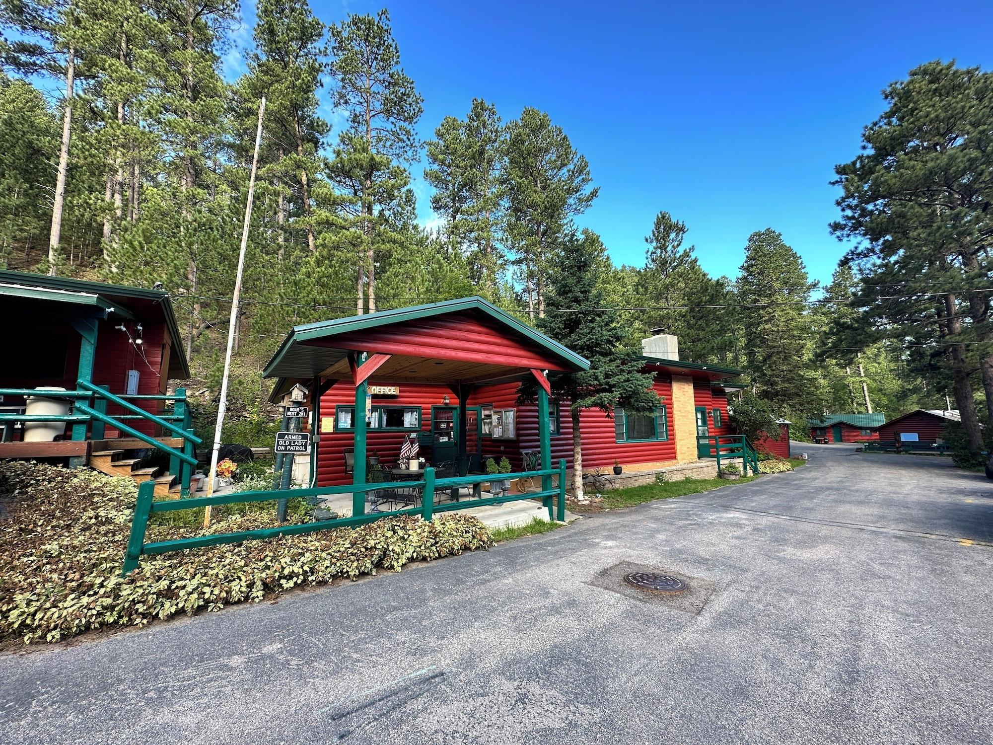 Vista Exterior Ponderosa Pines Inn and Cabins