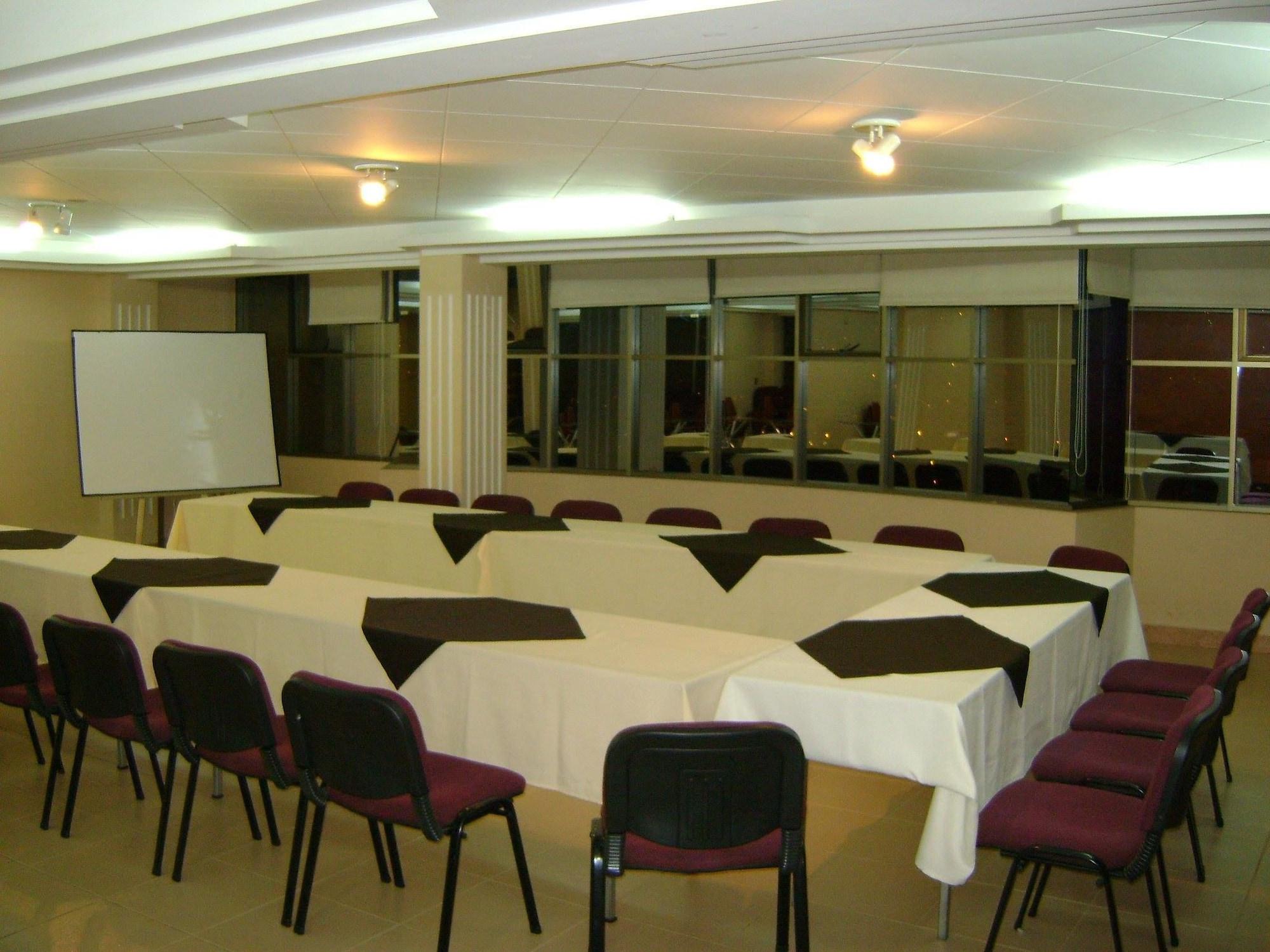 Sala de Reuniones Eurotel Davina