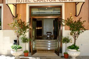 Alojamiento - Carlton Capri Hotel