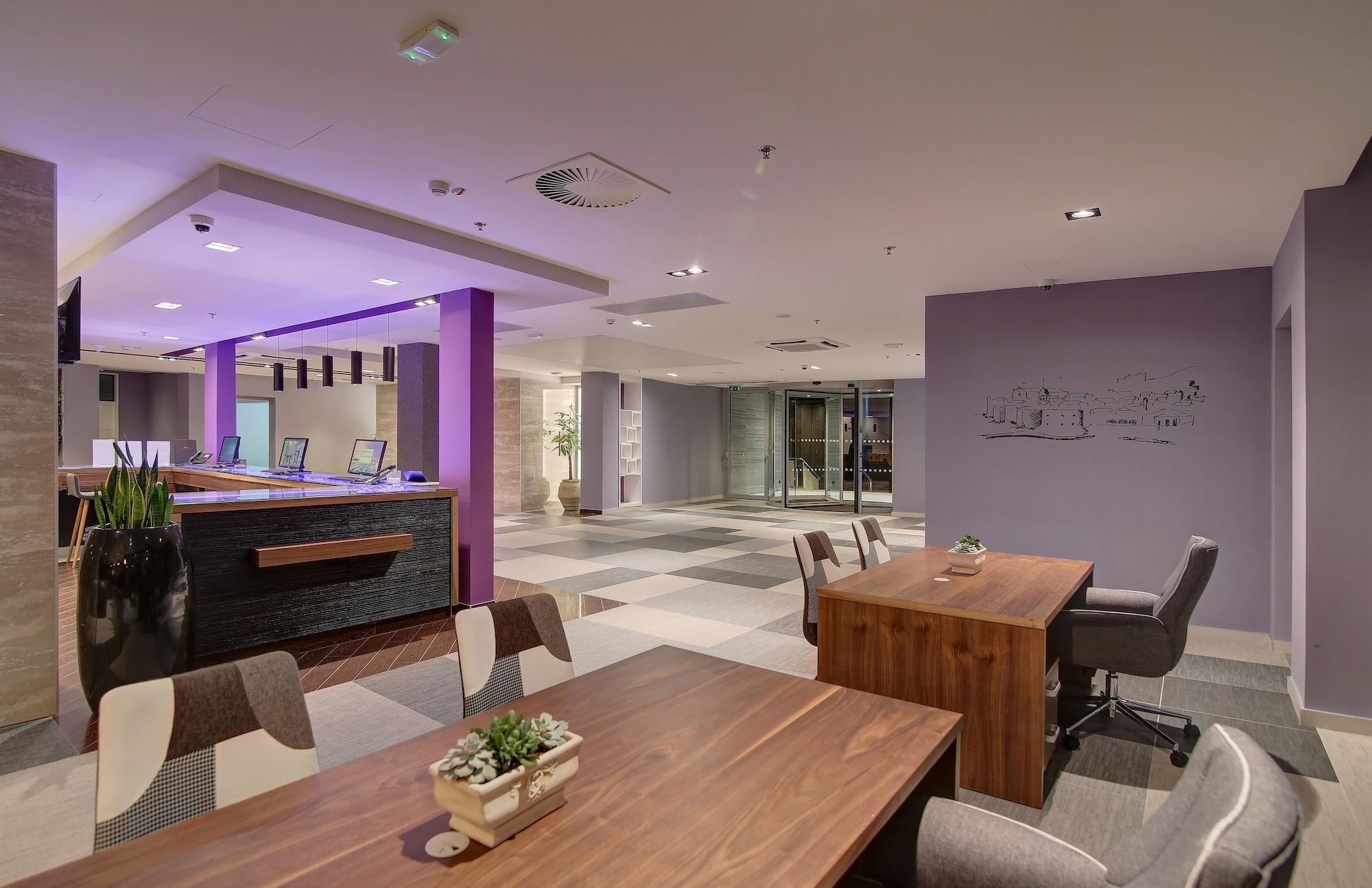 Vista Lobby Hotel Lero