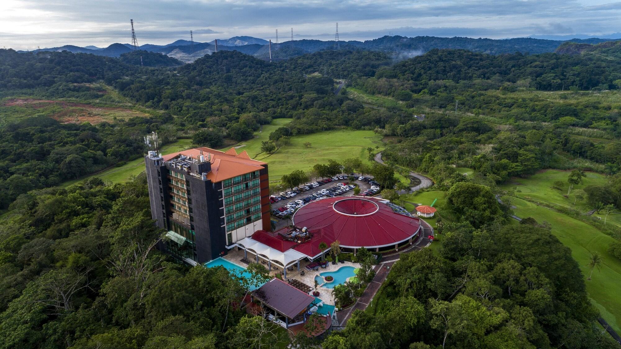 Vista Exterior Summit Rainforest Golf Resort & All Inclusive