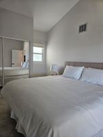 Renta temporal - NEW! 3 Bed condo along Seven Mile in amazing location! 65" TV Cayman Reef 44