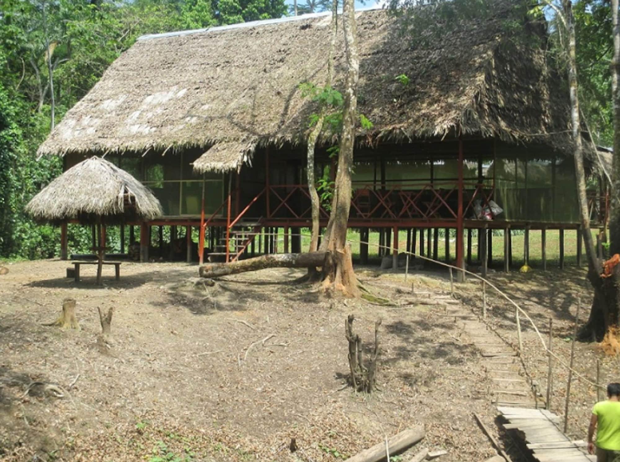 Vista Exterior Explorer Lodge