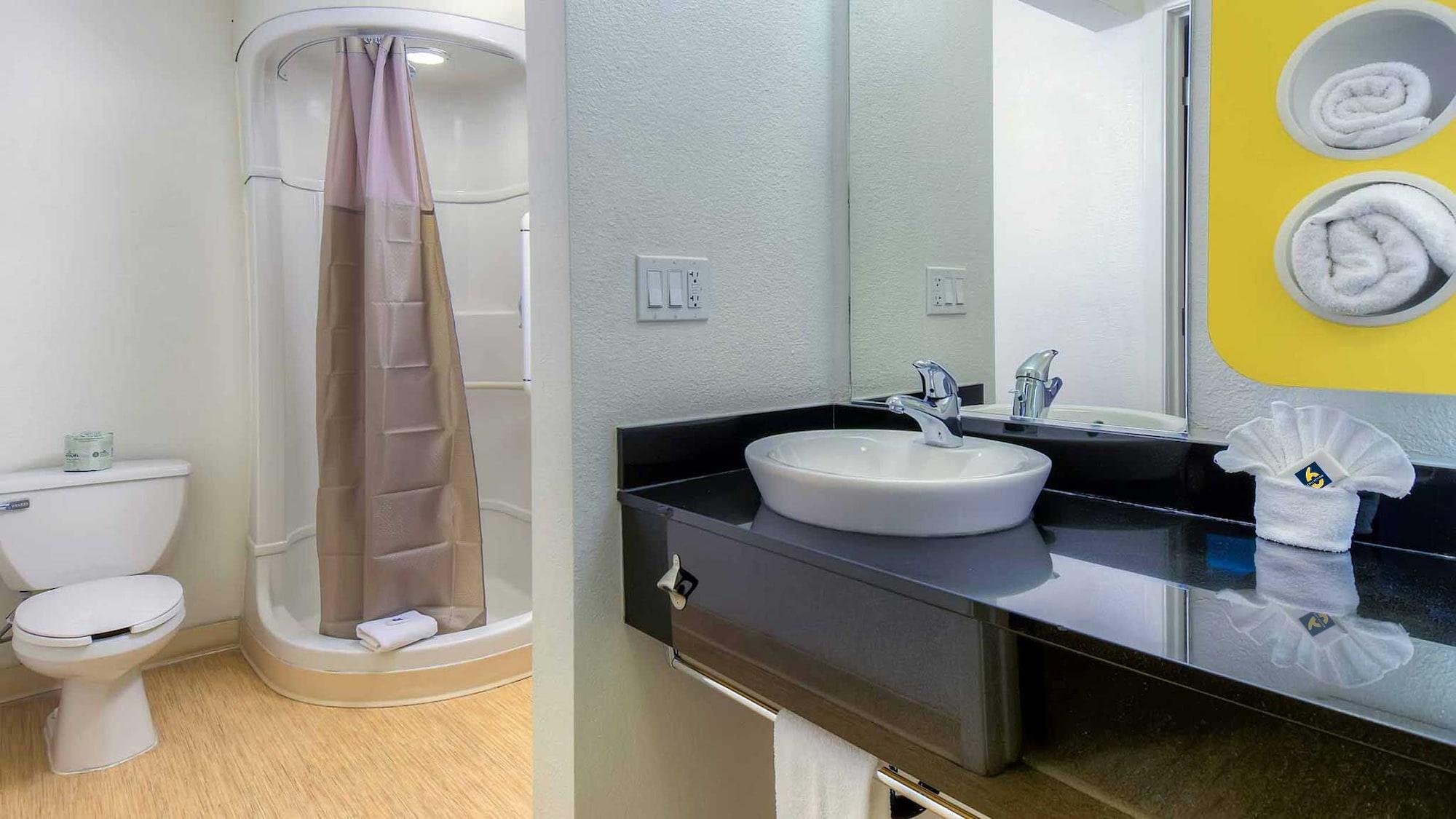 Equipamiento de Habitación Studio 6 Suites Las Vegas, NV – Tropicana