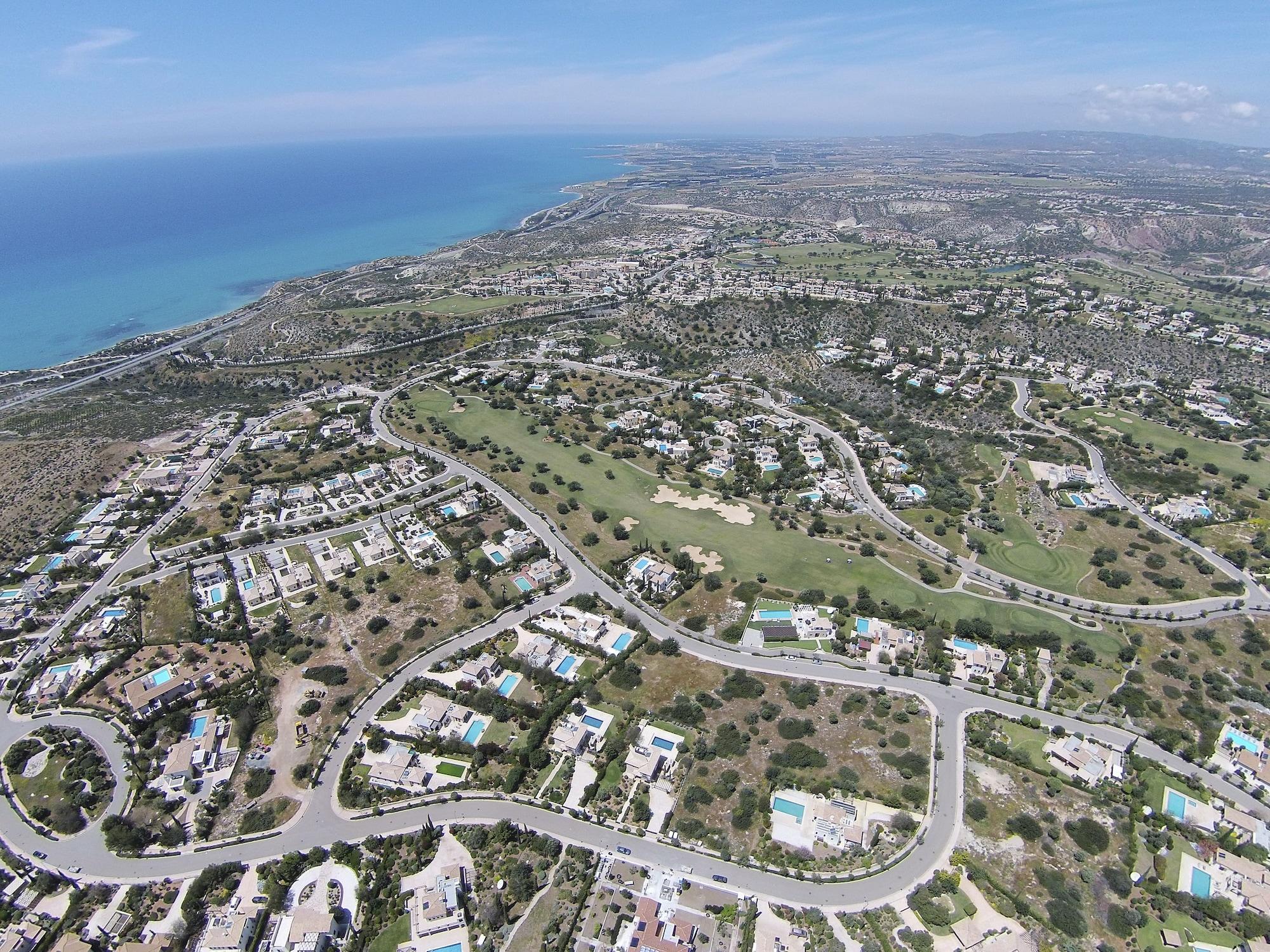 Vista Exterior Aphrodite Hills Rentals – The Mythos Collection Villas