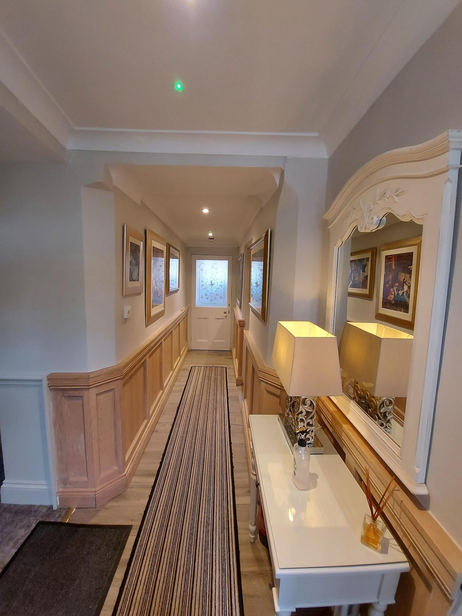 Vista Lobby Castle View Guest House