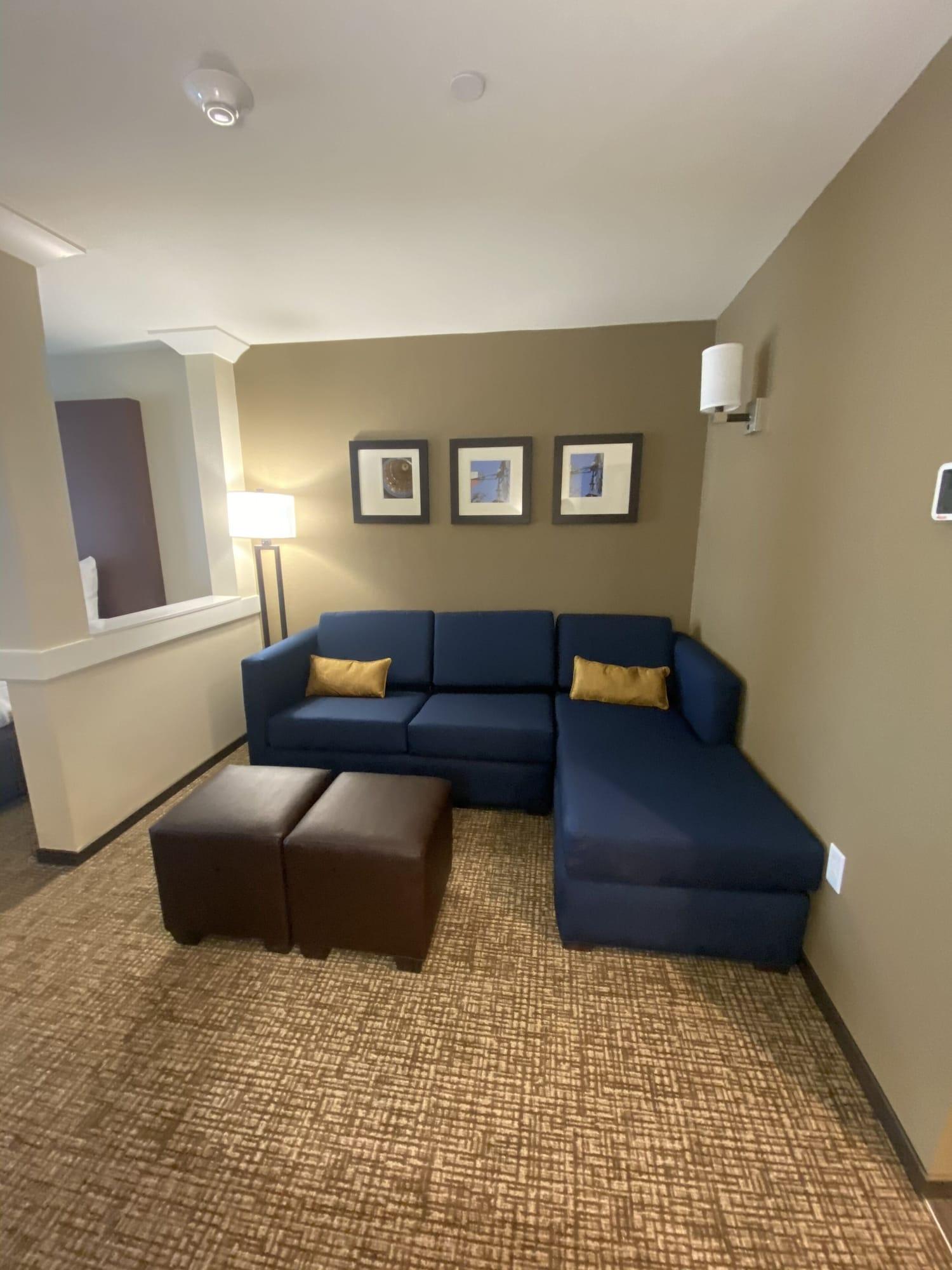 Habitación Comfort Suites Midland West