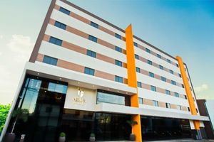 Alojamiento - Megal Suites Hotel