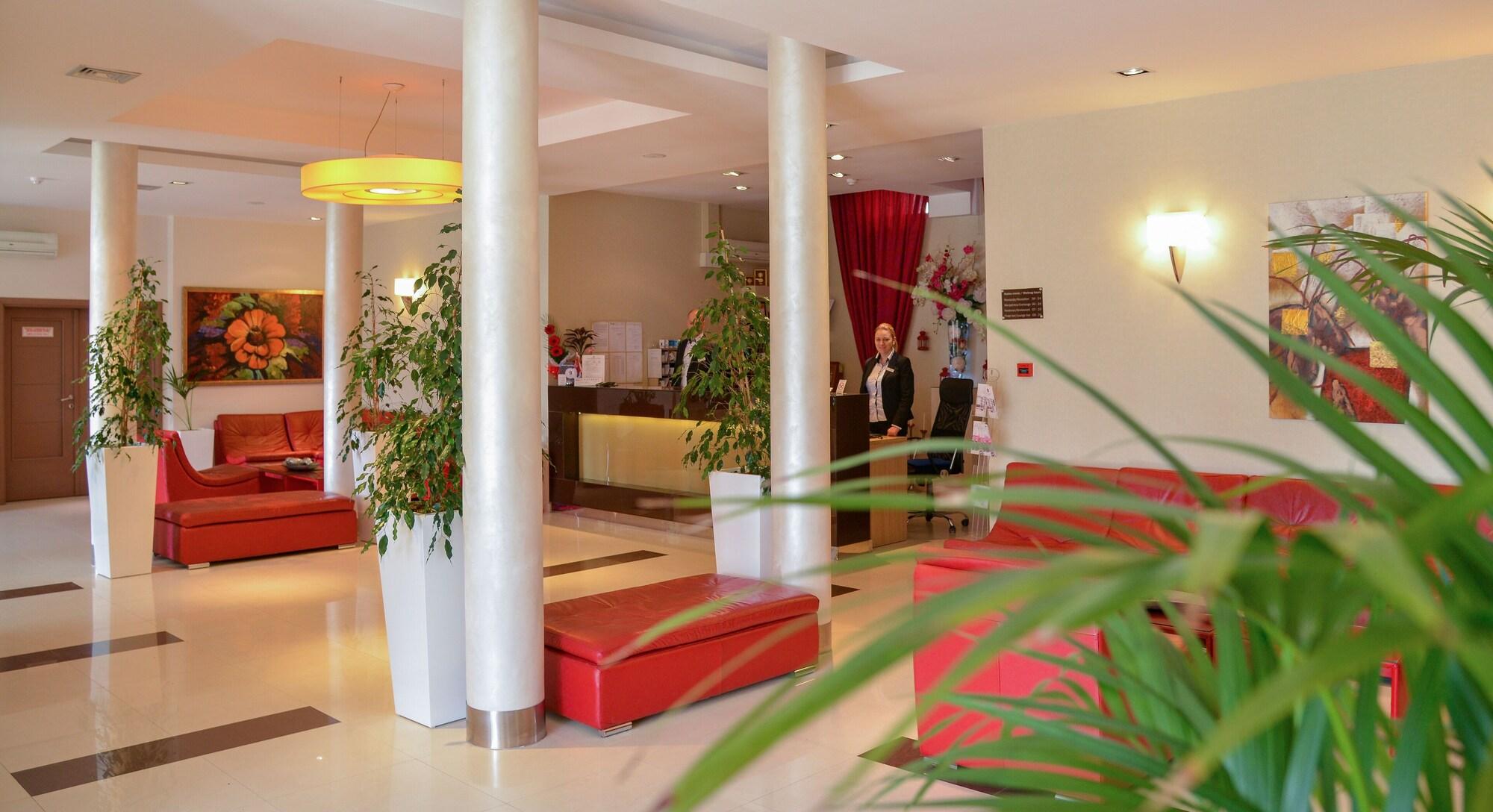 Vista Lobby Tami Residence