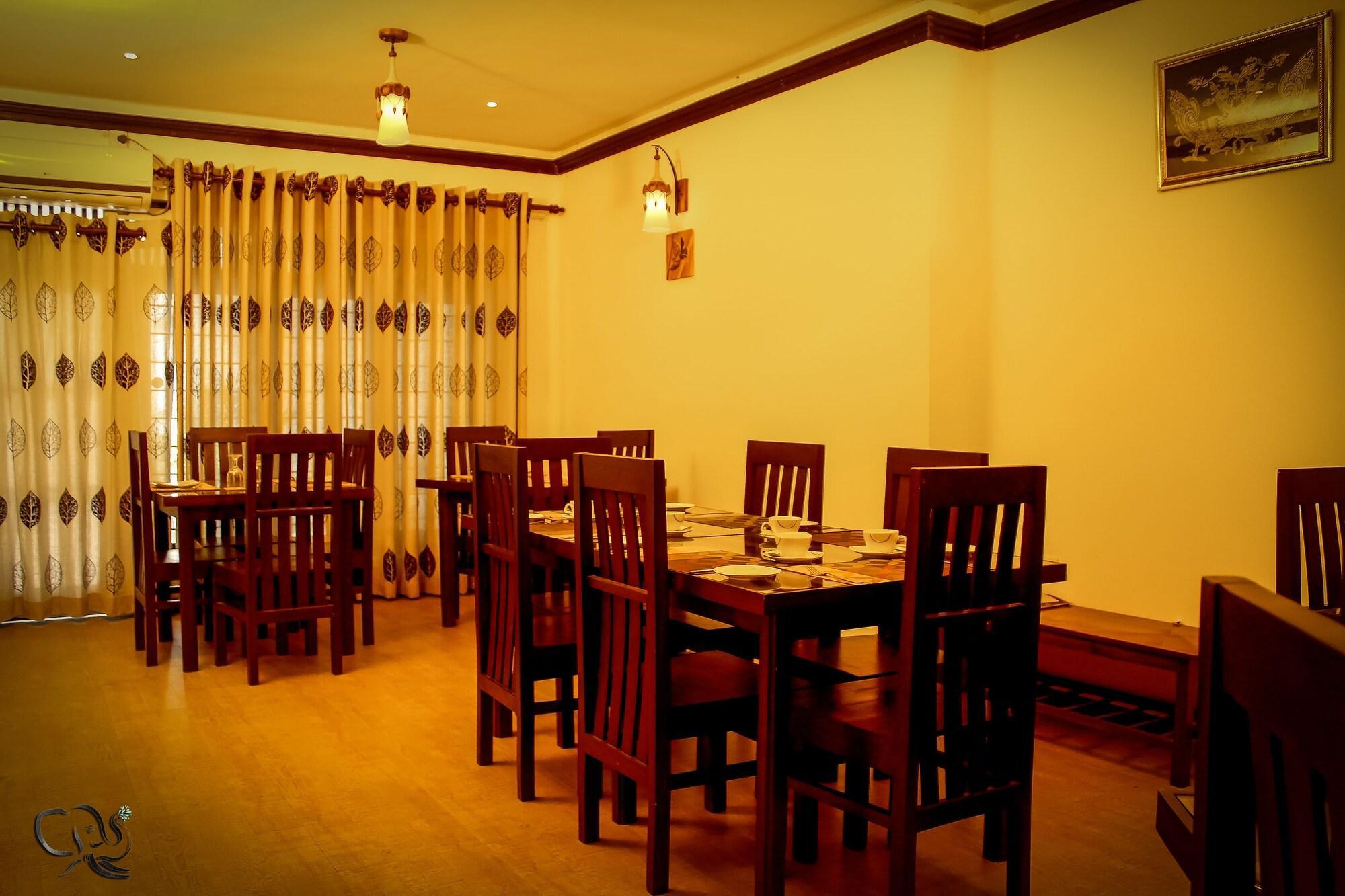 Vista Lobby Kandy Waters Hotel