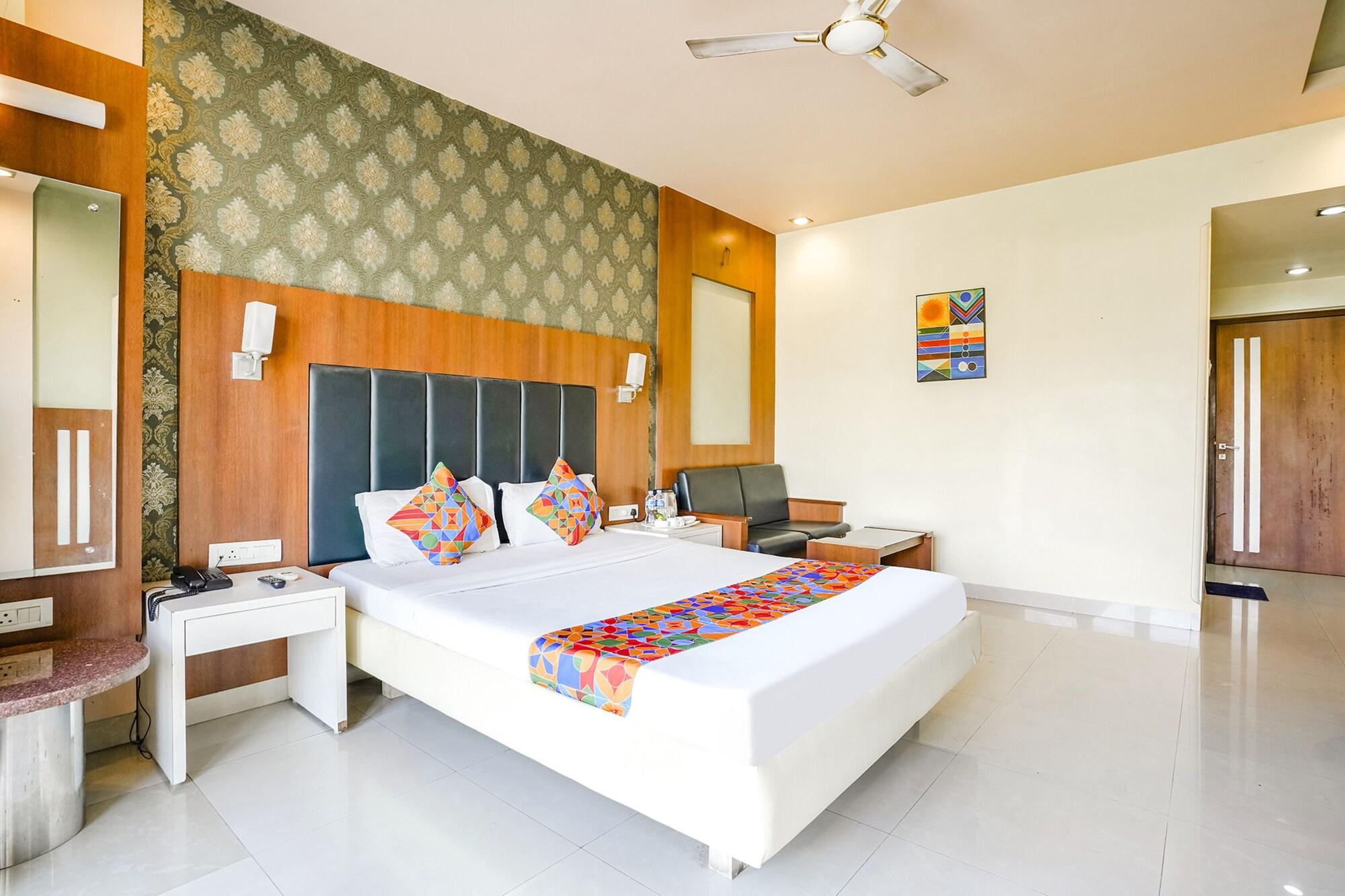 Varios FabHotel Devanshi Inn