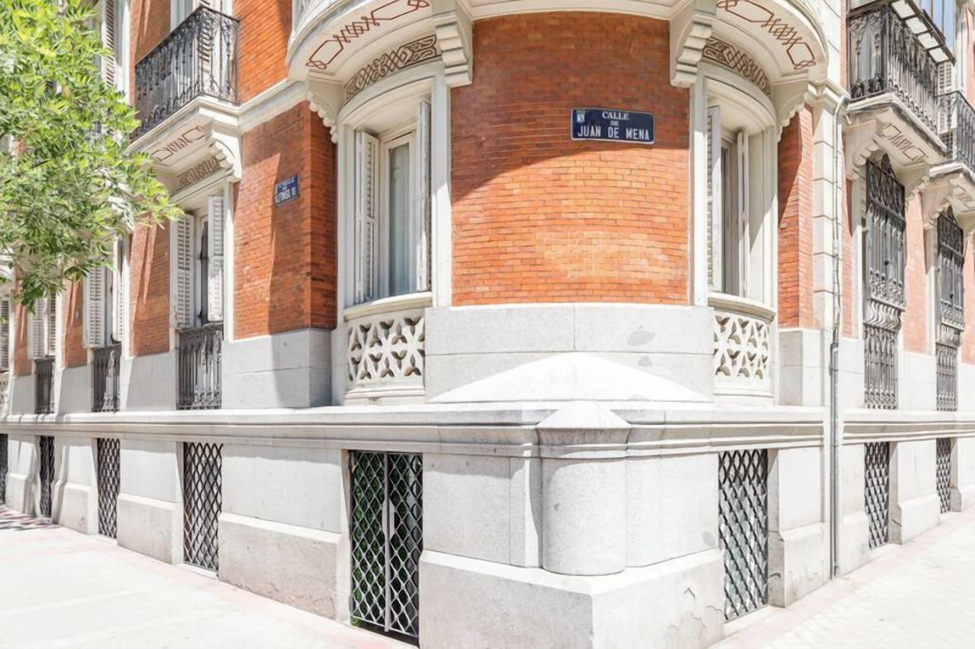 Vista Exterior AYZ Juan de Mena - Auto check-in property