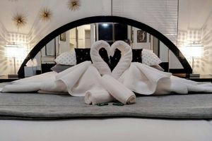 Renta Vacacional - Deco Studio Retreat With Fireplace, Wifi, Queen Bed