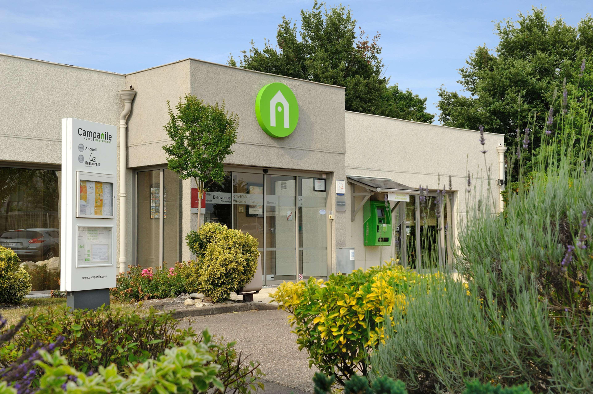 Vista Exterior Campanile Pessac