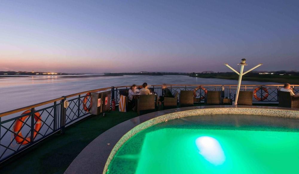Vista Piscina MS Esmeralda Nile Cruise (3/4/7 nights from Aswan or Luxor)