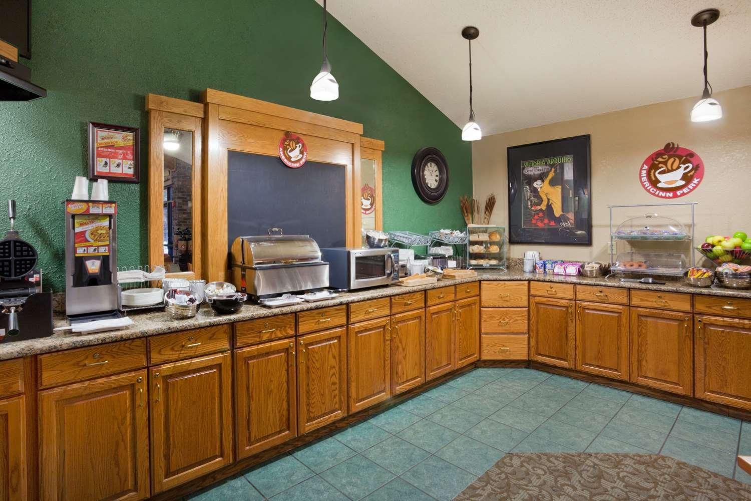 Restaurant Americinn By Wyndham Menominee
