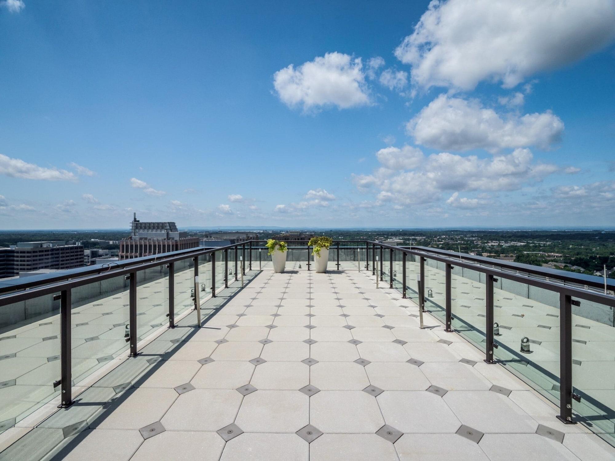 Vista Exterior Global Luxury Suites at Reston Town Center