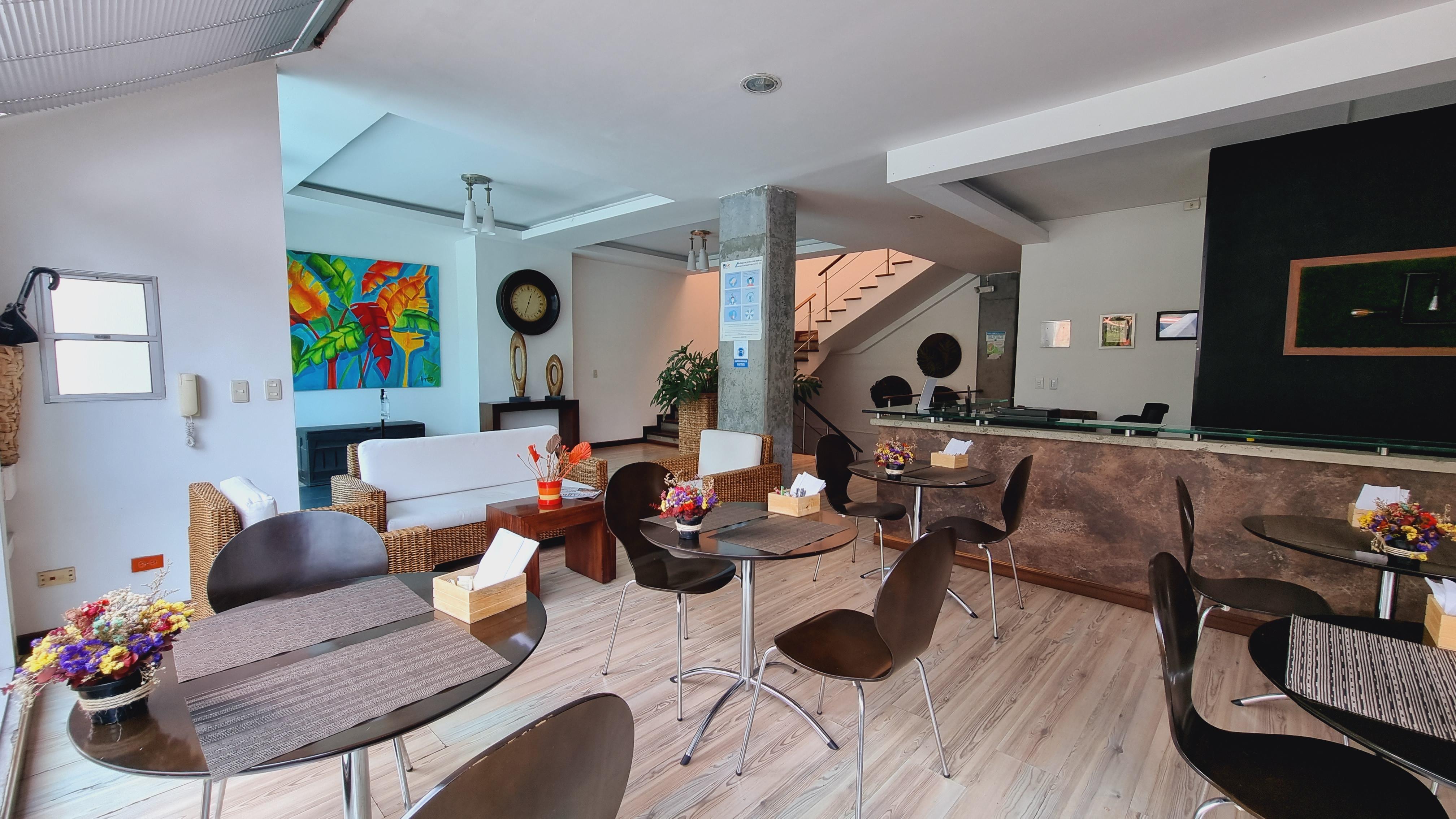 Restaurant Habitat Suites Hotel