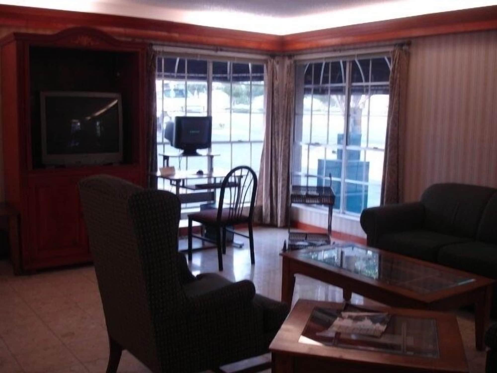 Vista Lobby Stratford House Inn and Suites
