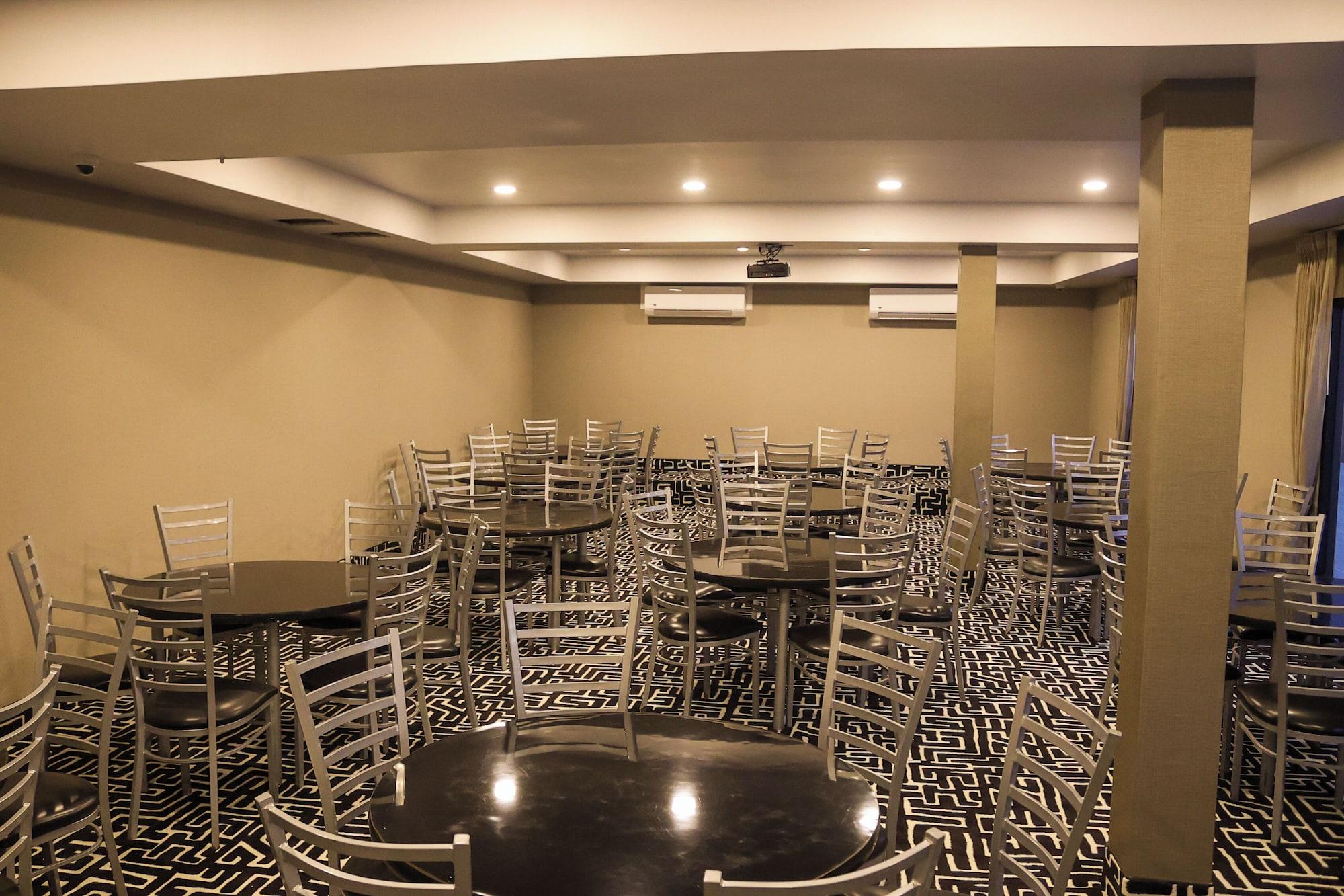 Sala de Reuniones Hotel West Plaza