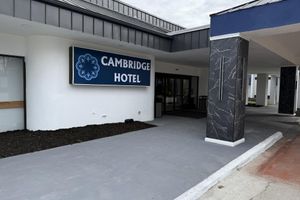 Alojamiento - Cambridge Hotel - Kansas City