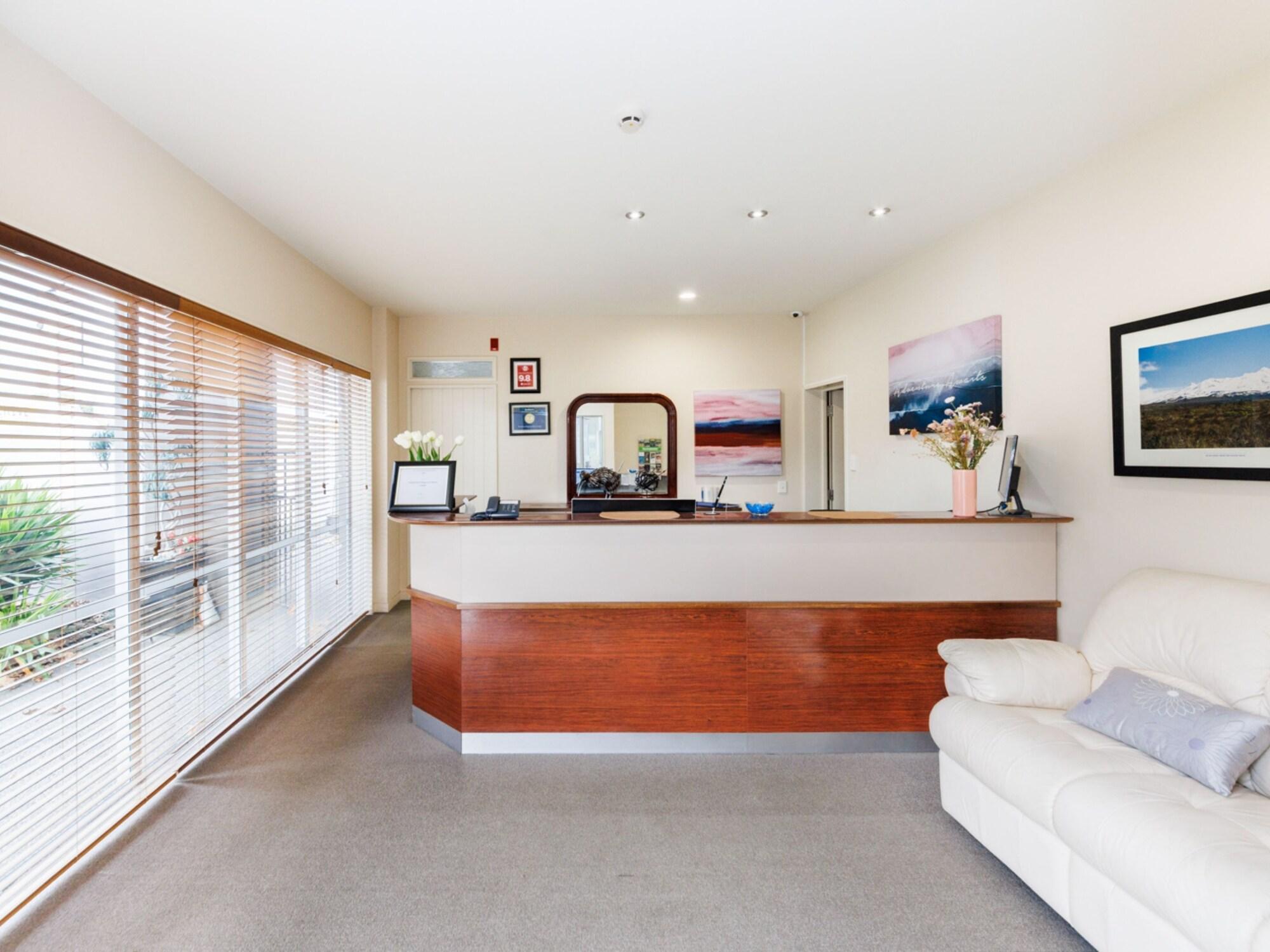 Vista Lobby Fitzherbert Regency Motor Lodge