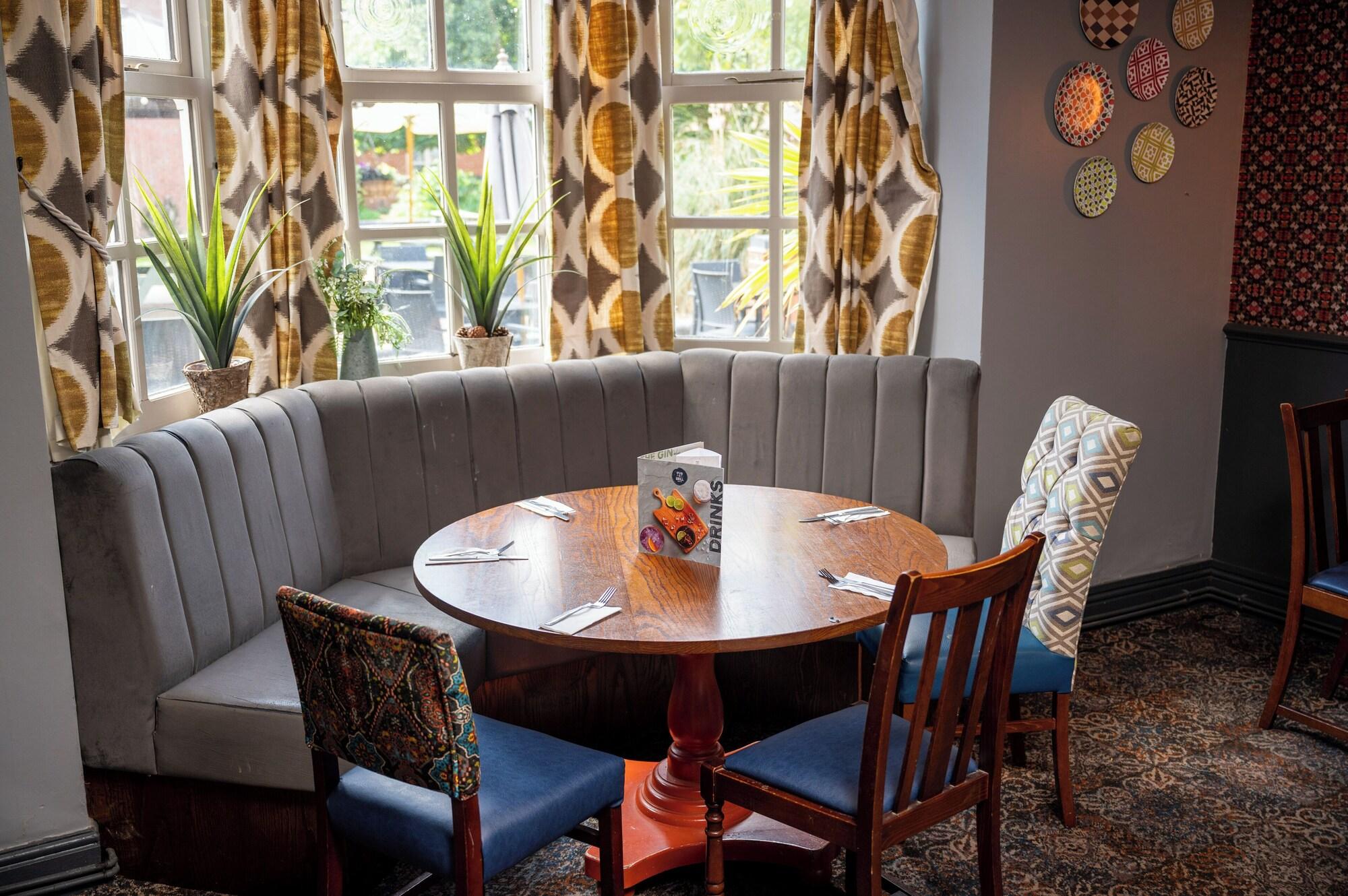 Restaurant Cocked Hat Hotel by Greene Kings Inns