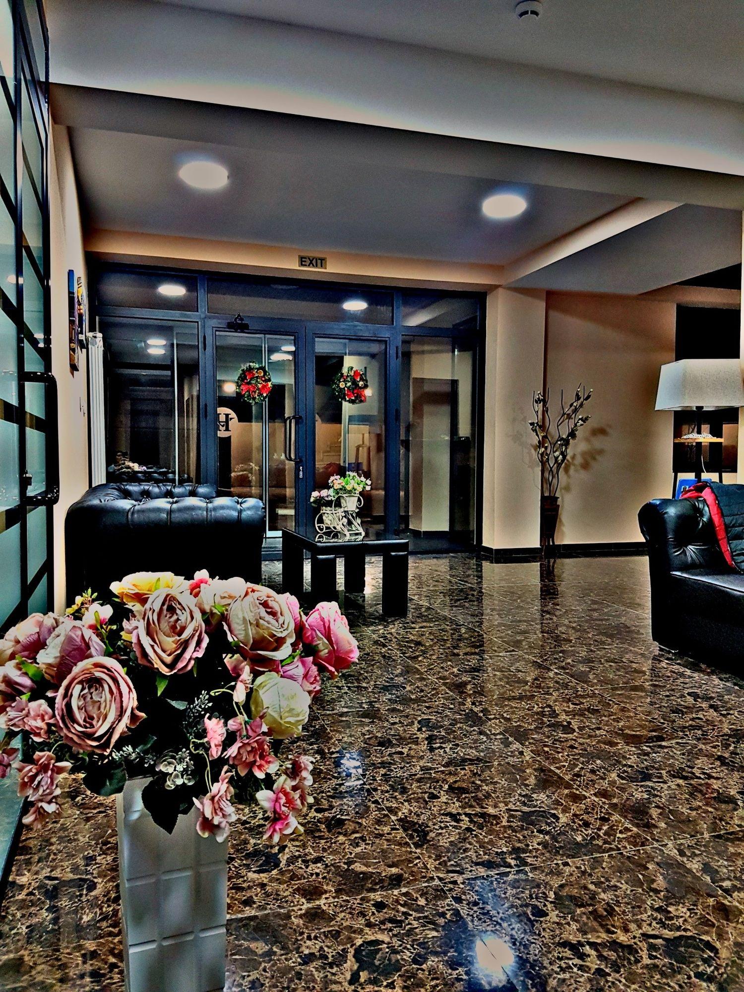 Vista Lobby Hotel Holiday Villa