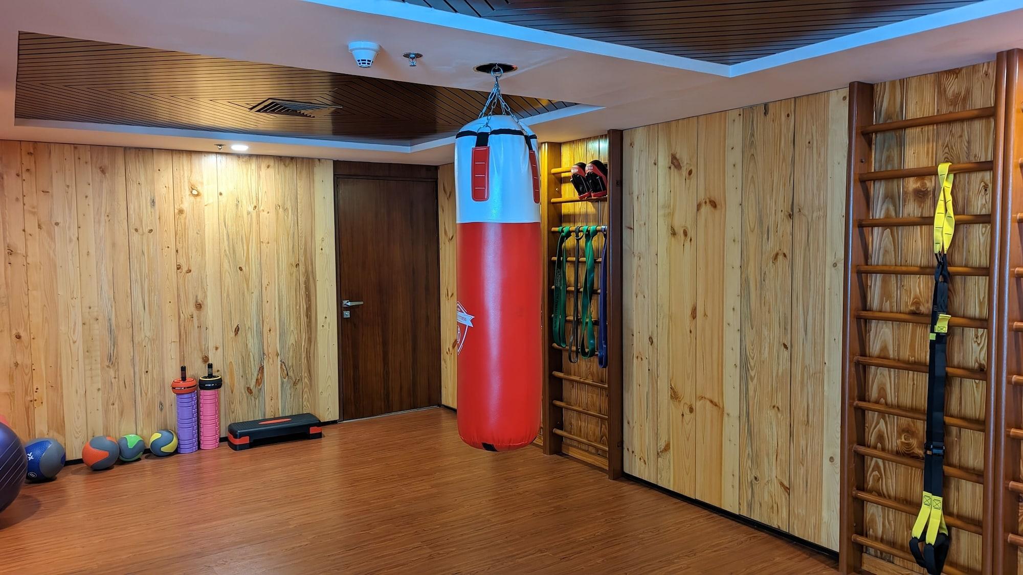 Gimnasio The Peninsula Chittagong