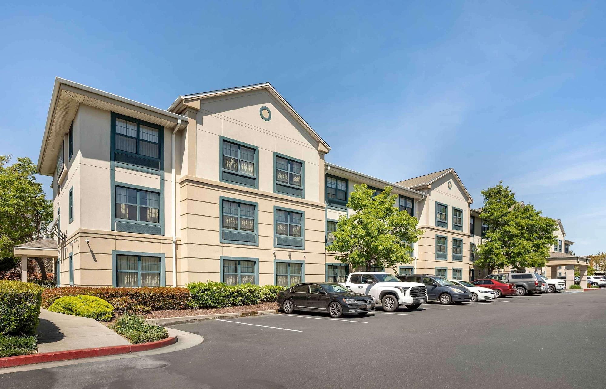 Vista Exterior Extended Stay America Suites Richmond Hilltop Mall