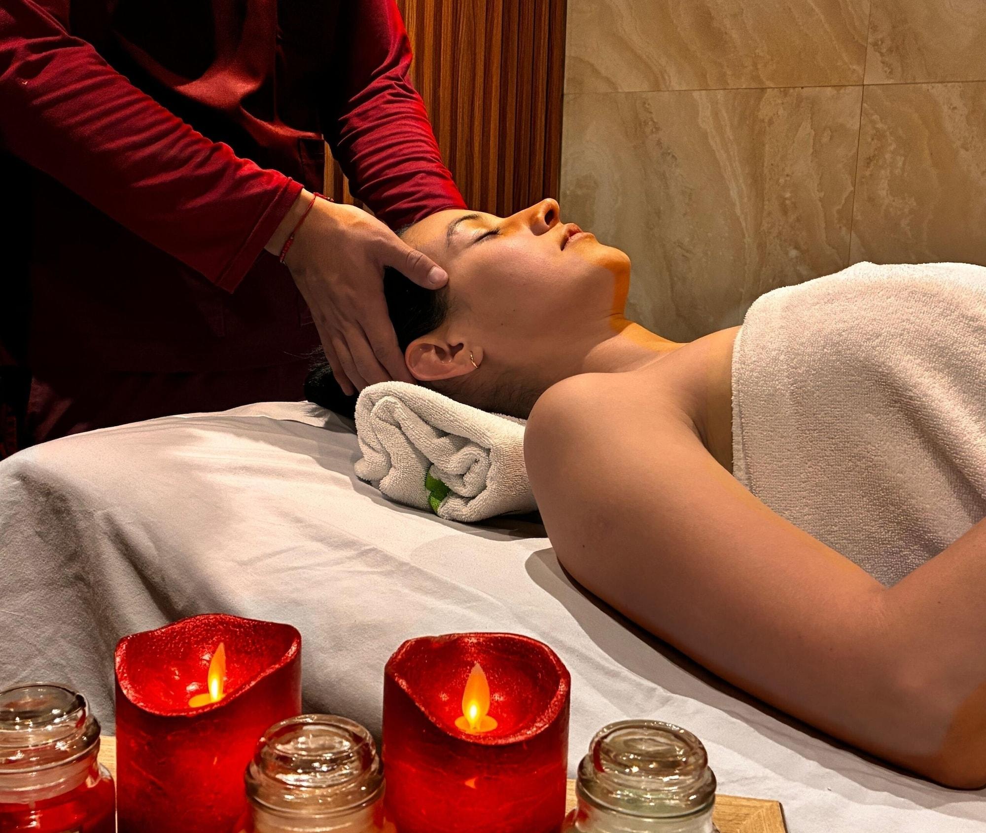 Spa Friends Hotel & Rooftop - Historic Center & Museums